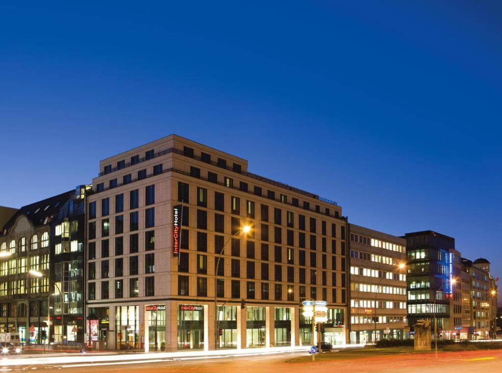 DIGITEC D3 DataHub Live at Four Top-Tier FX Banks