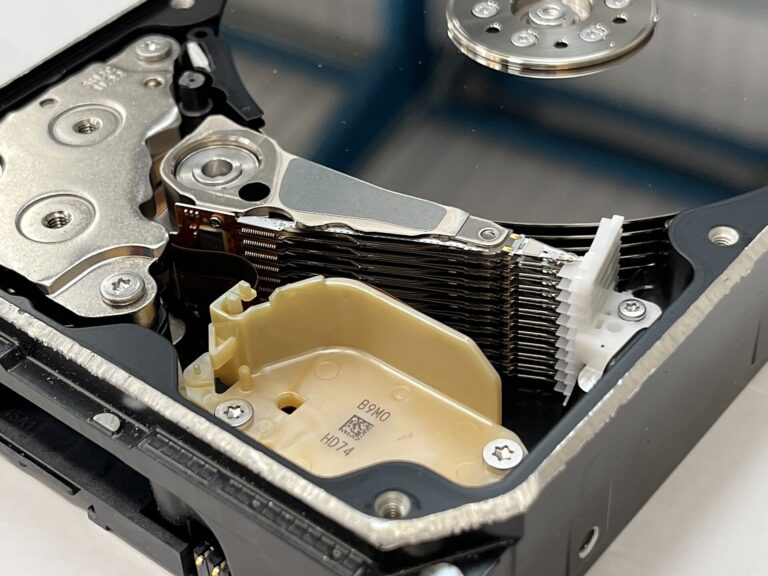 Seagate Sinks 14.6% as Toshiba Plans to Double HDD Output
